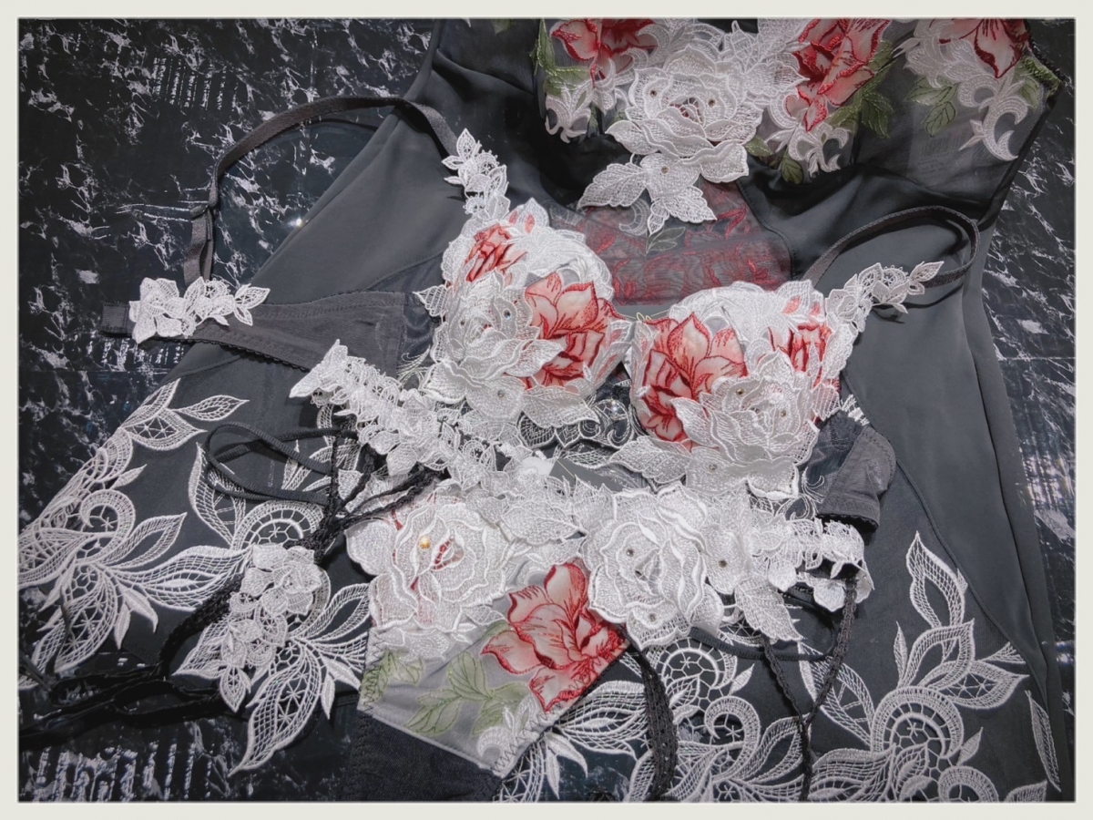 サルート97G限定コレクション入荷♪ | Salute by WACOAL/AMPHI