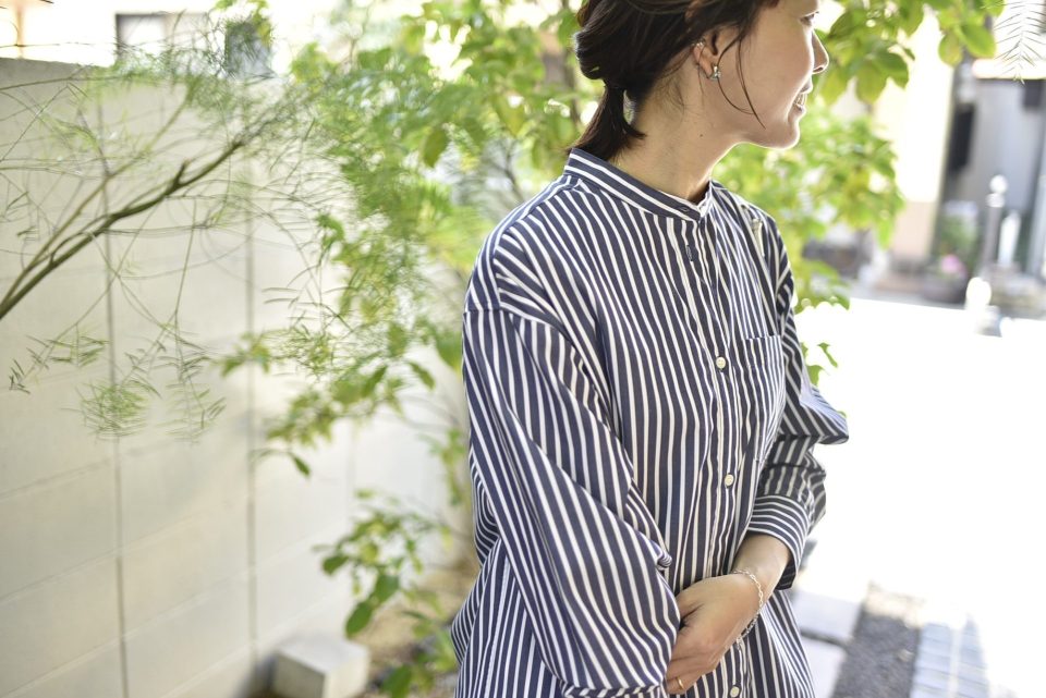 在宅ワーク、抱っこ紐をしてもラク！播州織のベーシックシャツ