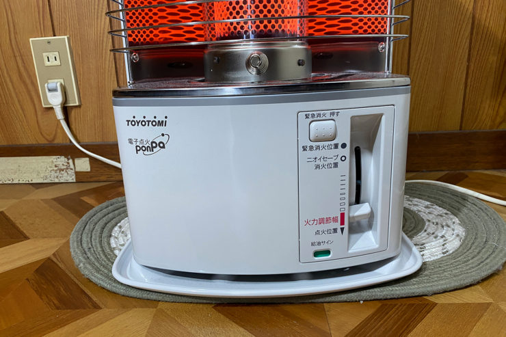 冬キャンプに！トヨトミ 石油ストーブ RS-H290(W) 熱燗も楽しめちゃう