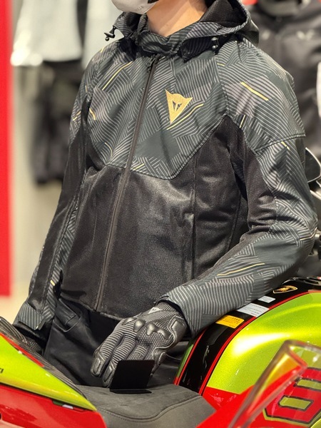 人気メッシュジャケット