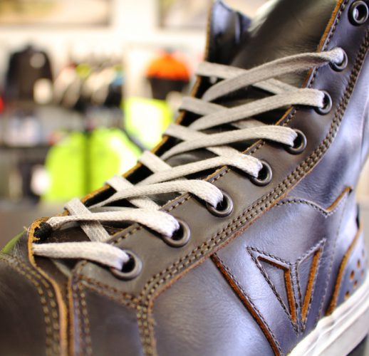 ロングセラーの防水シューズ『STREET ROCKER D-WP』をご紹介。