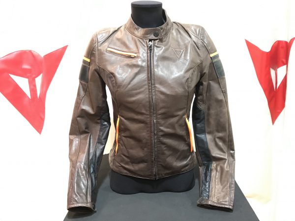 レディースジャケットのご紹介