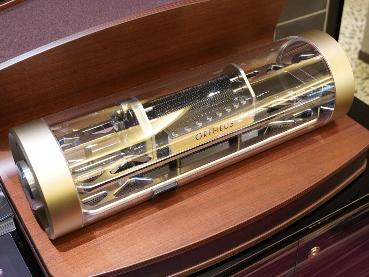 ORPHEUS（オルフェウス）KANATA（奏多） 高級オルゴールを特別展示中