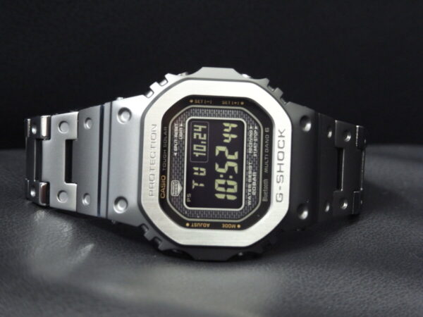 G-SHOCK】 “ロングセラー” フルメタル スクエアモデル GMW-B5000