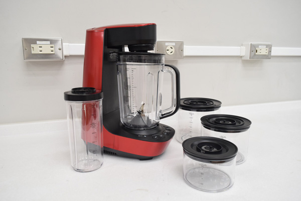 シャープが作るとブレンダーはこうなる。ヘルシオ真空ブレンダー