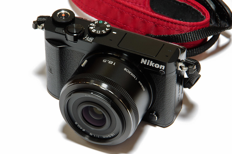 Nikon 1 J5 + 18.5mm F1.8で撮る近所の紅葉 – 酔人日月抄