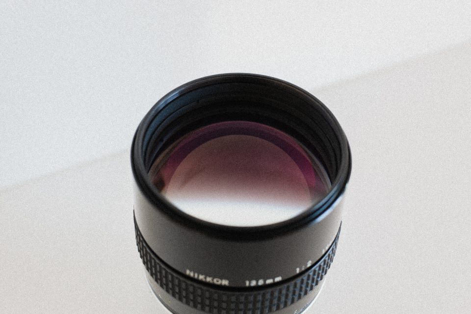 ポートレートの新境地！Nikon Ai NIKKOR 135mm F2の魅力サンライズ