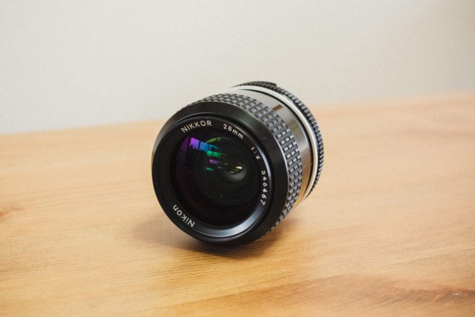 訳ありレンズ！？Nikon Ai NIKKOR 28mm F2はスナップに最適レンズだっ