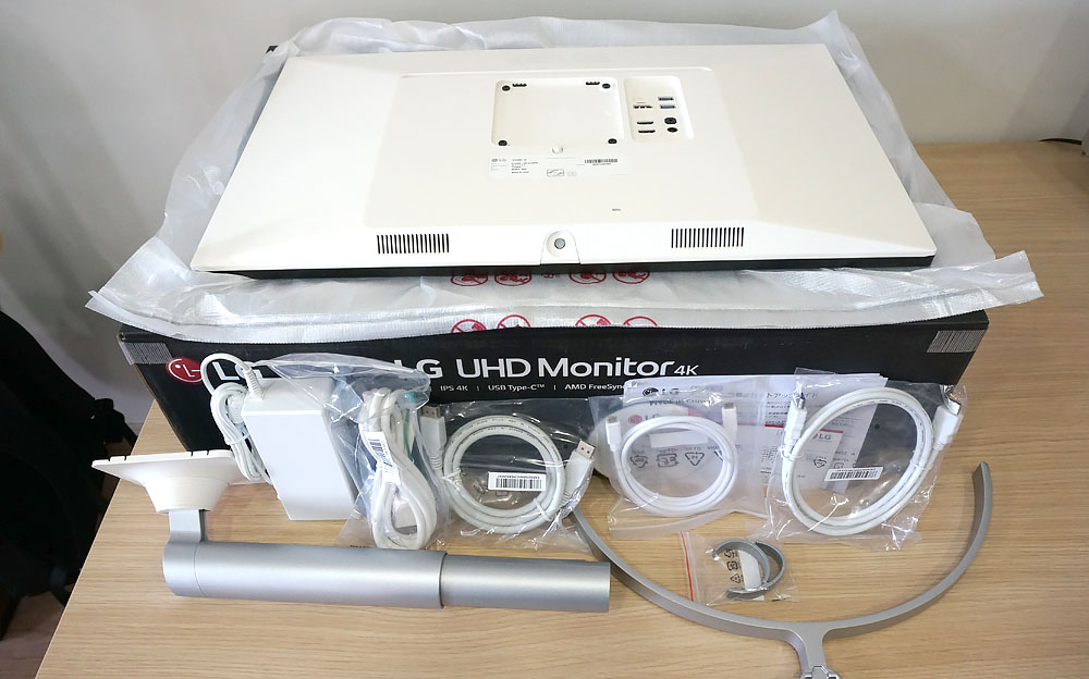レビュー】LGの4Kモニター27UK850-Wを購入｜MacBook Proと ケーブル1本