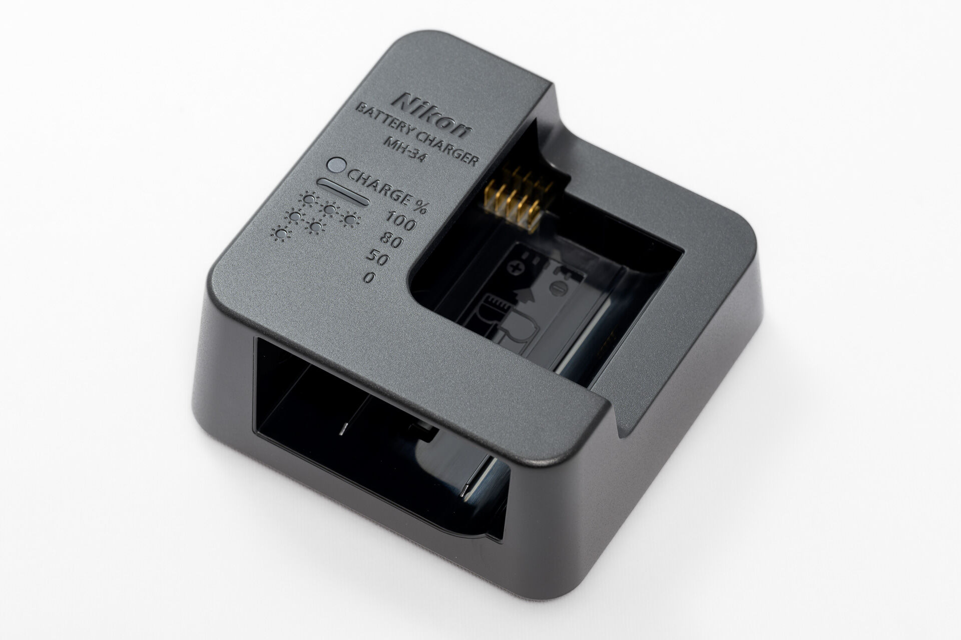 EN-EL15c用の充電管理をより改善するアイテム2点を手に入れた – 酔人日