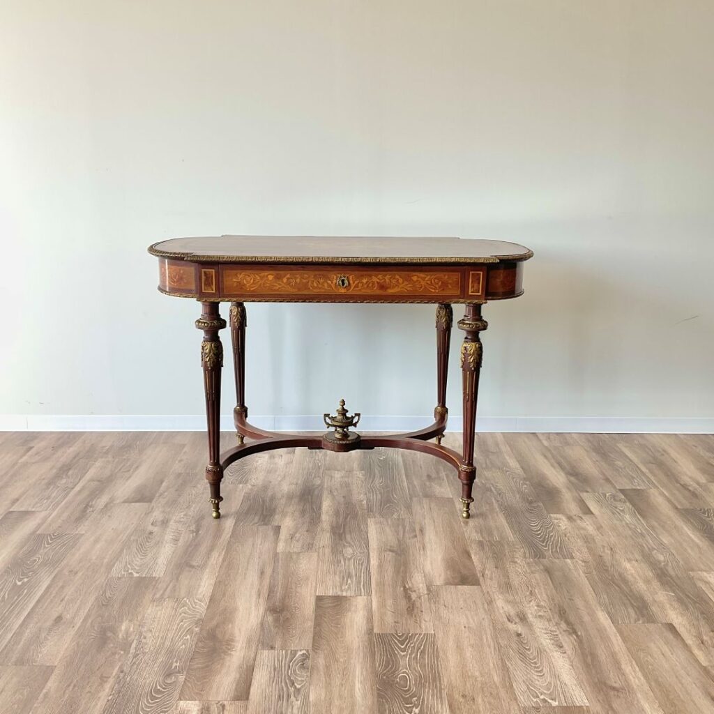 英国アンティーク木製サイドテーブルj/オケージョナル/作業机/飾り棚