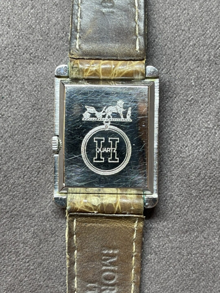 HERMES(エルメス)クォーツアンティーク腕時計「カレーシュ」の電池交換