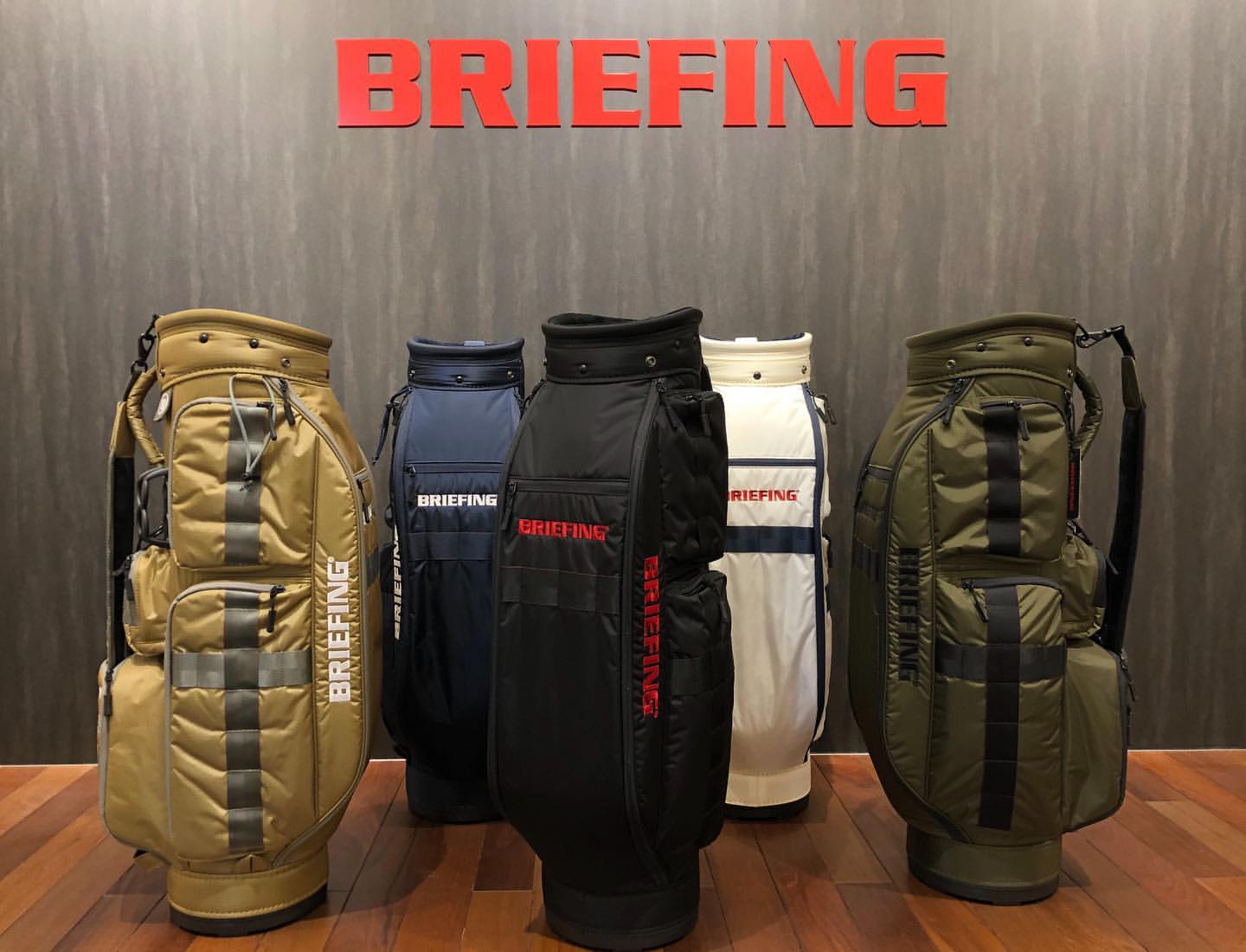 お洒落なゴル女におすすめのブリーフィングのキャディバッグCR-6に新色