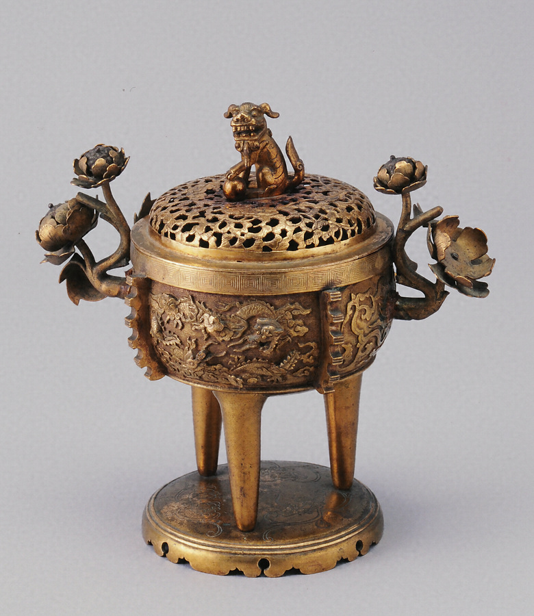 鍍金獅子鈕雲龍文牡丹耳香炉 文化遺産オンライン