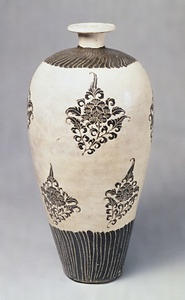 宋白地黒掻落竜文瓶 文化遺産オンライン