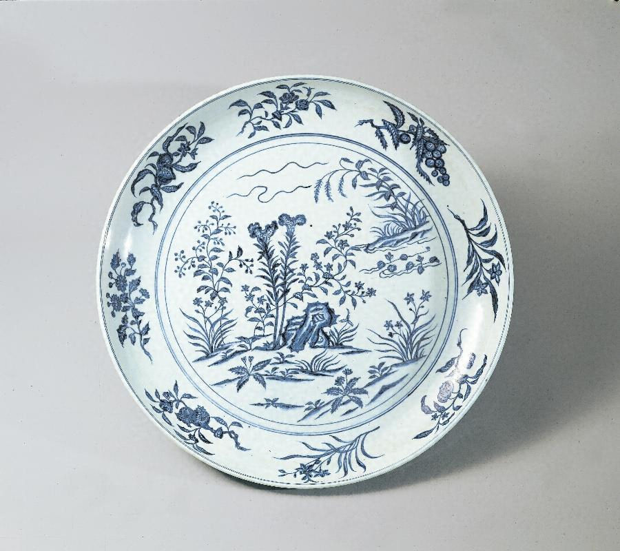 明染付花卉文大皿 文化遺産オンライン