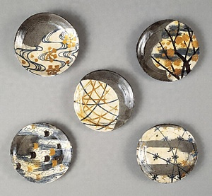 銹絵染付金彩絵替土器皿 文化遺産オンライン