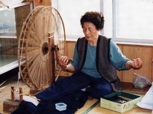 苧麻糸手績み 文化遺産オンライン