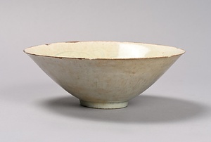 白磁刻花文輪花鉢 文化遺産オンライン