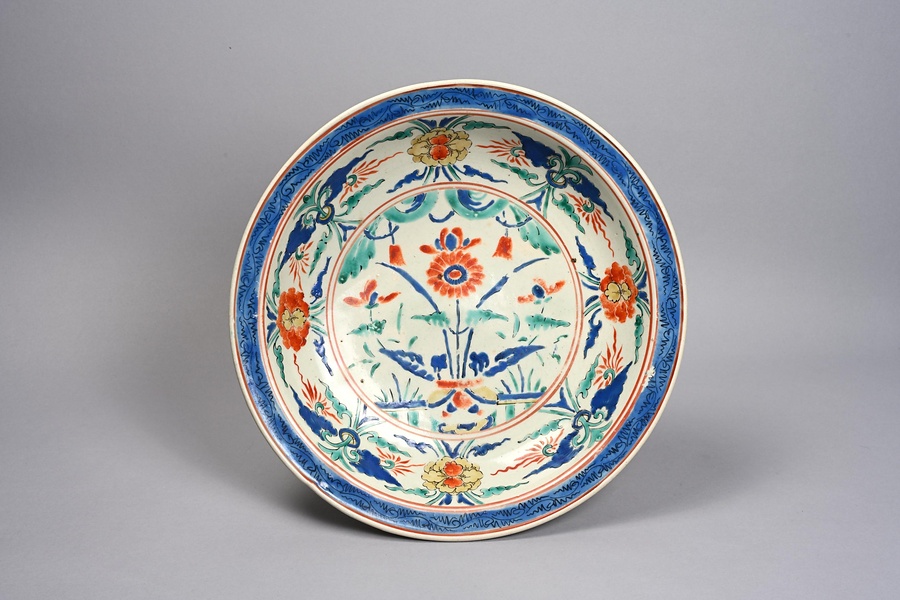 色絵花卉文大皿 文化遺産オンライン