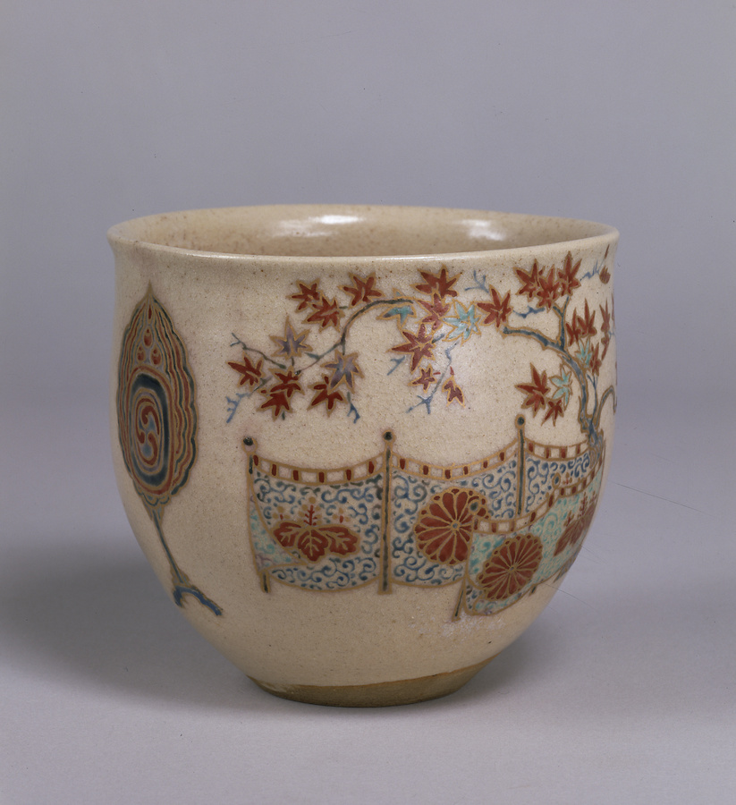 色絵紅葉賀図茶碗 文化遺産オンライン