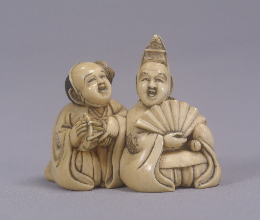 根付 銘「秋月」 唐子大魚乗り 時代物 26g 牙調 提物 精密彫刻 根付 銘