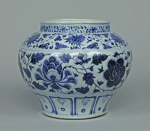 青花魚藻文壺 文化遺産オンライン