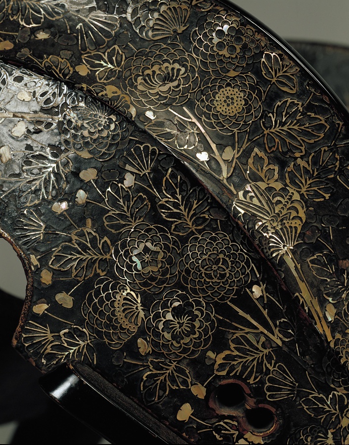 菊螺鈿鞍 文化遺産オンライン