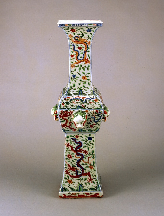 五彩龍文方尊 文化遺産オンライン