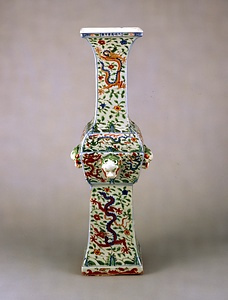 磁製素三彩龍文花瓶 「大明萬暦年製」ノ銘アリ 文化遺産オンライン