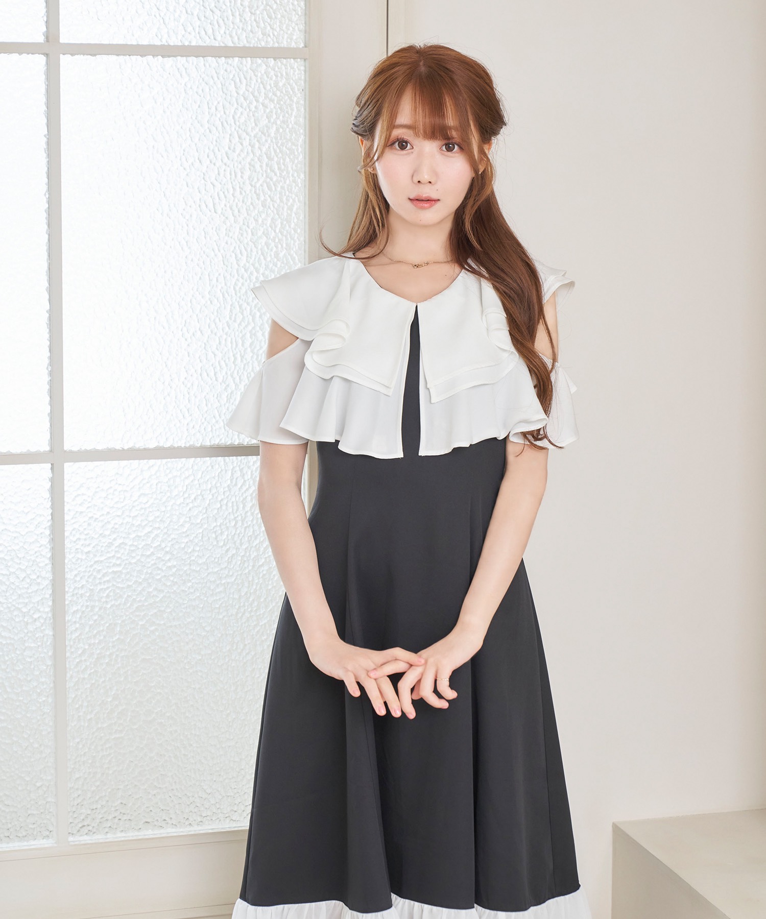 flare collar one piece【black】 – BUNNY APARTMENT