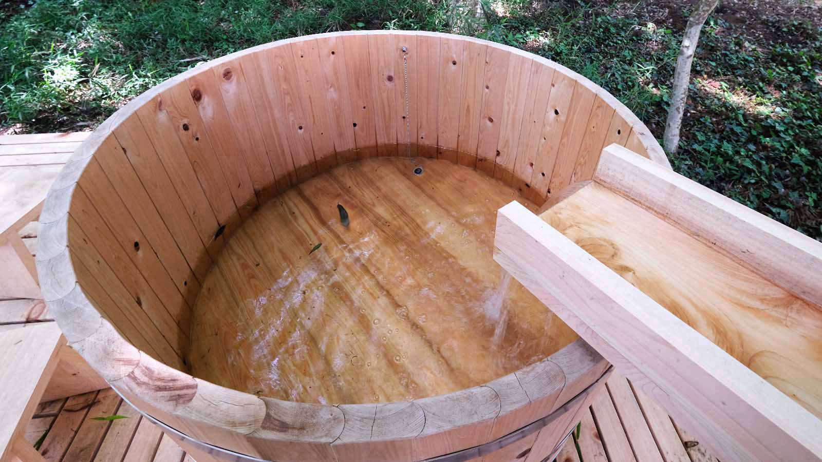 檜浴槽【CYPRESS BATHTUB】｜製品一覧｜BURROW（バロウ）