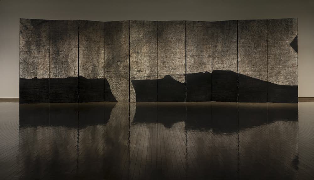 重厚な存在感。 岡村桂三郎の大規模個展が 平塚市美術館で開催｜美術手帖