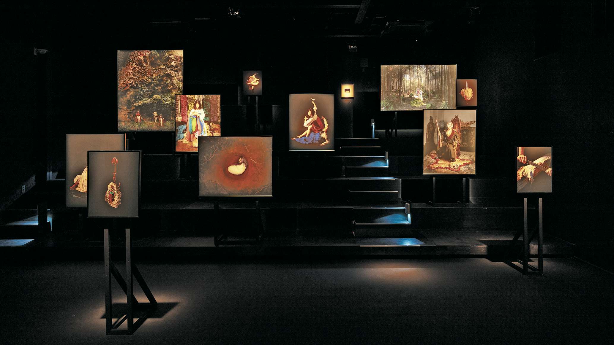 いま写真は何を語るか？ 清水穣評 金サジ「白の虹 アルの炎」「田附勝