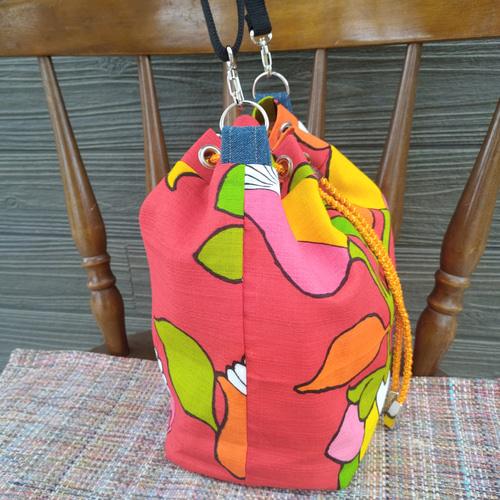 レトロフラワー柄 ヴィンテージ生地リメイク 巾着型ショルダーバッグ