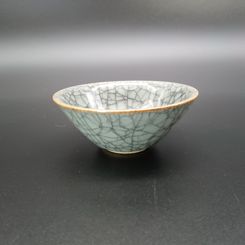 青瓷盃 圓田拓男作 美術年鑑掲載作家 共箱 青瓷 青磁 盃 ぐい呑 ぐい呑