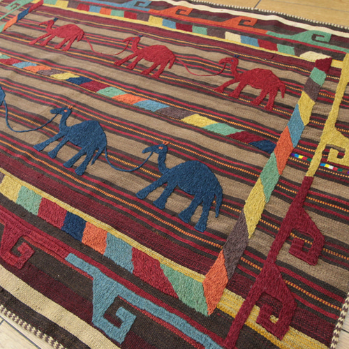 ラクダのデザイン ウズベキスタン トライバルラグ 手織りオールド絨毯