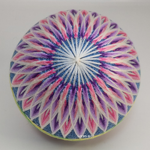 手毬猫の店 てまり「2色菊,春の景色」水色地桃紫花 10cm 手まり 手毬