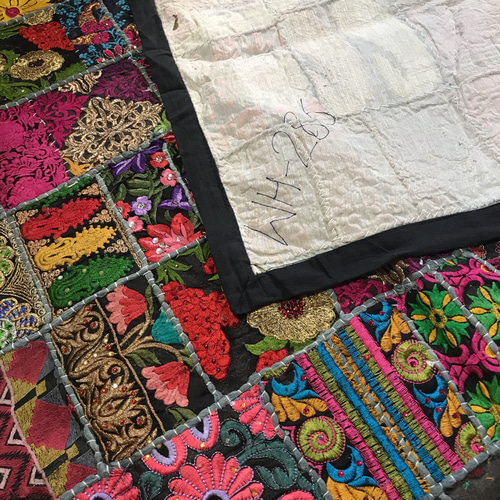 インド刺繍リボン 布 パッチワーク敷物 ラグ ヴィンテージ エスニック