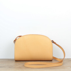 本革 コンパクト半月型レディースショルダーバッグ ☆Brown