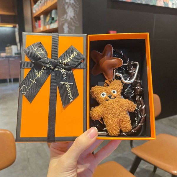 大人気】2color くまちゃん キーリング 星 ぶさかわ ハート バッグ