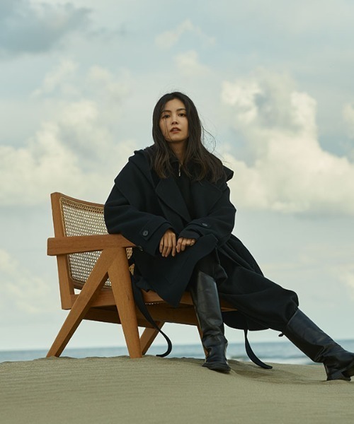 ETRE TOKYO（エトレトウキョウ）の「フーディーリバートレンチコート