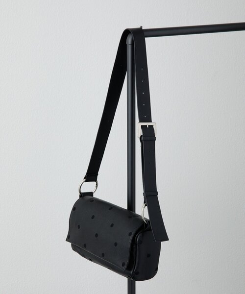 m*o様 ビアズリー ブラックレザードットショルダーバッグ 本革》ドット