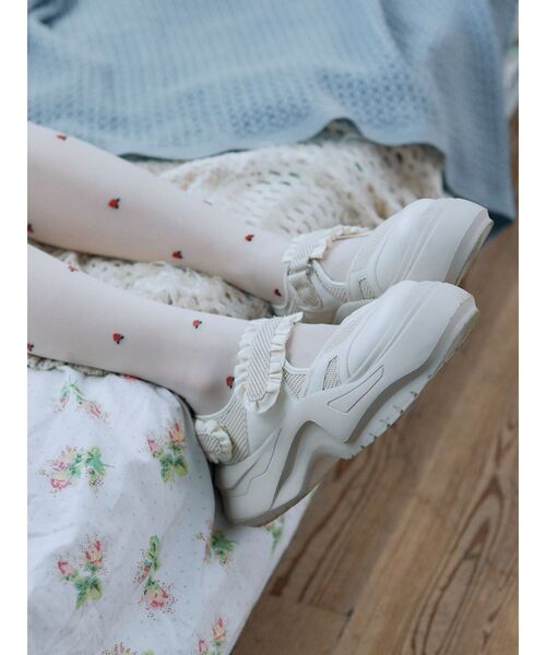 merry jenny（メリージェニー）の「フリルメッシュベルクロスニーカー