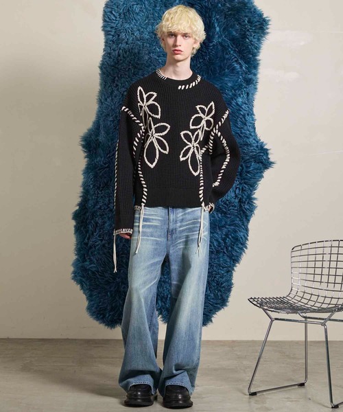 UNISEX》Oni-Waffle Flower Embroidery Prime-Over Crew Neck Knit