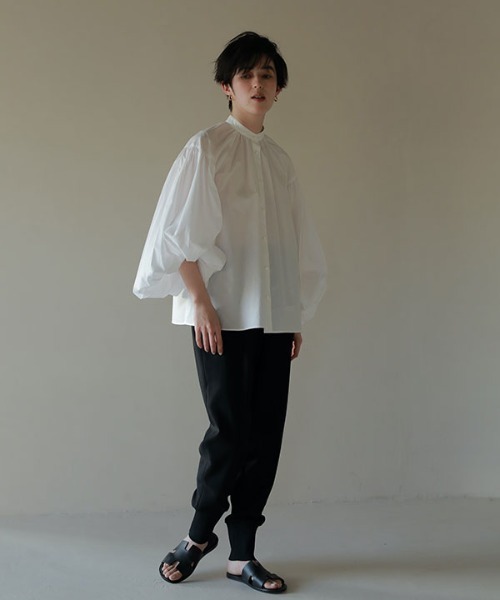 ETRE TOKYO（エトレトウキョウ）の「コットンボリュームスリーブシャツ