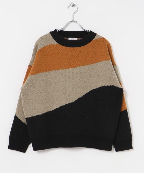 ITEMS URBANRESEARCH（アイテムズ アーバンリサーチ）の「総柄クルー