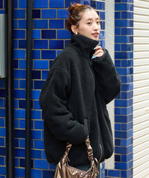 リバーシブルボアブルゾン ボア ボアアウター」に該当するブルゾン