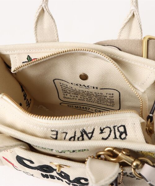 COACH（コーチ）の「カーゴ トート バッグ 20・スケッチ プリント