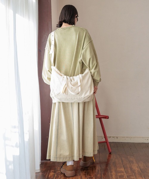 niko and（ニコアンド）の「パウダーブリーチロゴプルオーバー